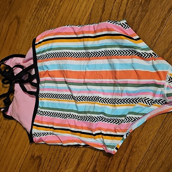 TYR Black and Pink Swimsuit - Picture 3 of 4